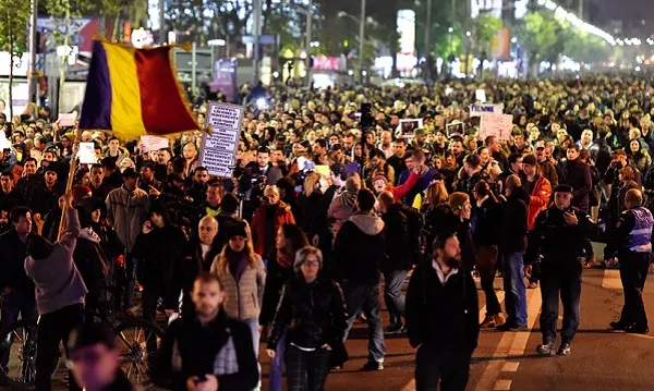 Proteste MASIVE în România! Care sunt cele mai scandate lozinci
