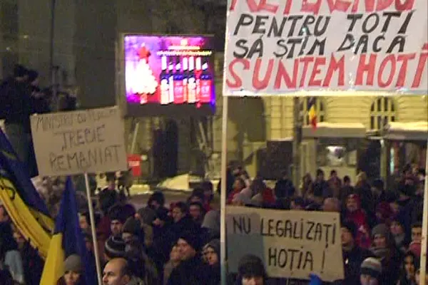 CNA, în şedinţă: "Protestele, fără autorizaţie. Televiziunile, echilibrate"