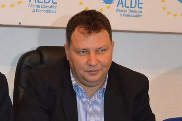 Val de moțiuni împotriva Guvernului Tudose -,,România în beznă. PSD fură curent"'