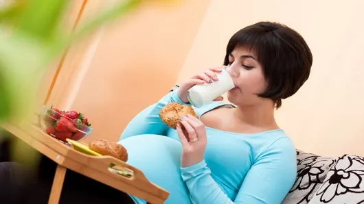 Alimente de evitat în timpul sarcinii. Vezi ce trebuie evitat pentru sănătatea ta și a bebelușului