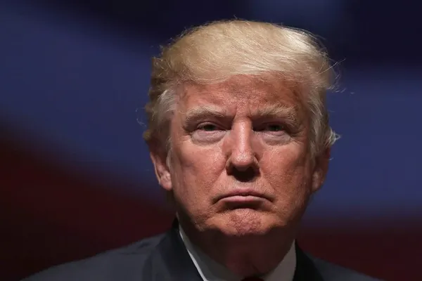 Cum a fost pus în dificultate Donald Trump în discuţia cu Vladimir Putin