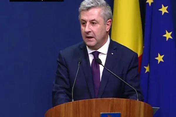 "Altă întrebare!" Prestaţia hilară a ministrului Iordache la conferinţa de presă de la Guvern VIDEO
