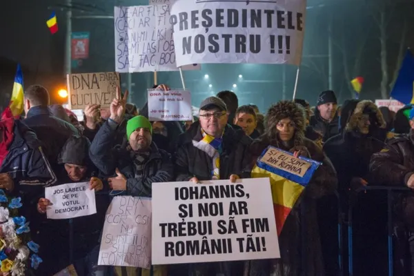Proteste la Cotroceni: românii au cerut pentru a 16-a zi consescutiv demisia lui Iohannis