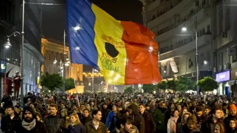 #REZISTĂ Ziua 21 de proteste: sute de români au scandat în Piața Victoriei
