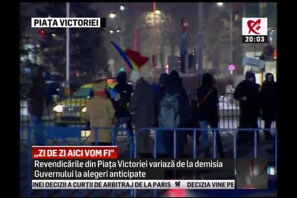 A 15-a zi de proteste, 1.000 de persoane au protestat în Piaţa Victoriei: "Zi de zi aici vom fi!"