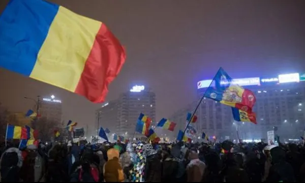 Noi proteste la Guvern pentru a 23-a zi consecutiv. Demonstrații și la Cotroceni