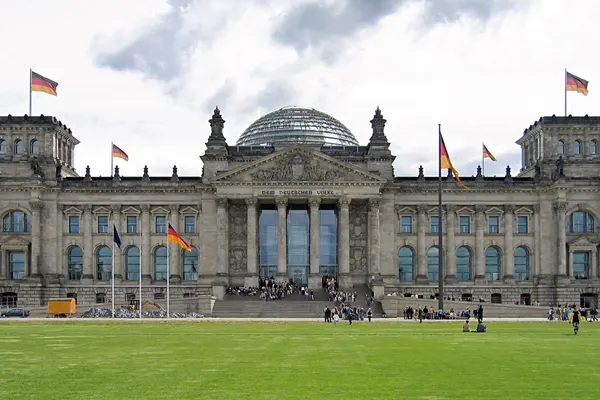 Parlamentul german, țintă într-un poligon militar rusesc! Controverse între Berlin și Moscova
