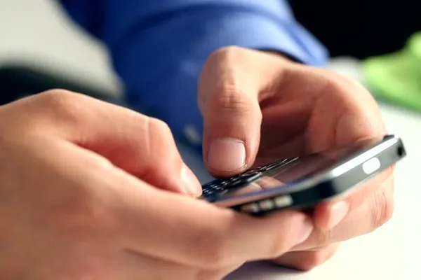 Un moldovean, seducător profesionist în Rusia. Le trimitea femeilor acelaşi SMS, ce le făcea după