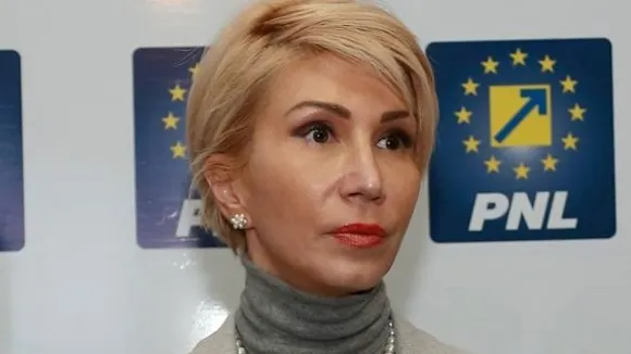 Raluca Turcan: Trei oameni înclinaţi spre abuz şi un Guvern în lesă nu pot decide soarta României
