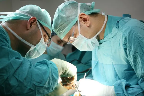 Revoltător! Un italian a primit, în timpul unui transplant, o inimă mai bolnavă decât avea