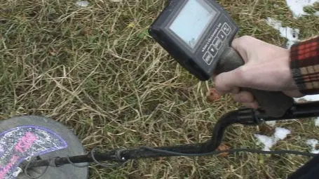 Doi căutători de comori au dat peste descoperirea vieţii lor! Cum arată vechile bijuterii din aur