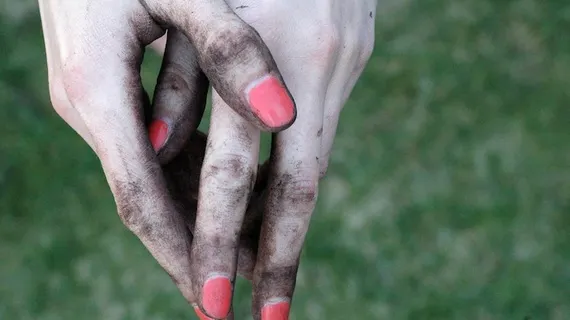 Sute de români, ABUZAŢI în Italia: trafic de persoane, exploatare sexuală şi prin muncă