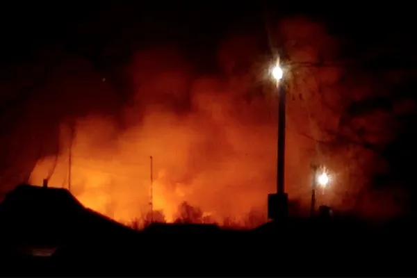 Explozie, urmată de incendiu la un depozit de armament din Ucraina(VIDEO)