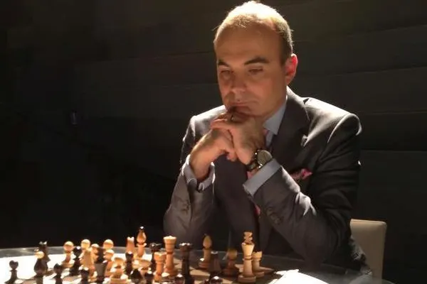 Reacția lui Rareș Bogdan după amenda uriașă primită de Realitatea TV: NU mă predau. #rezist