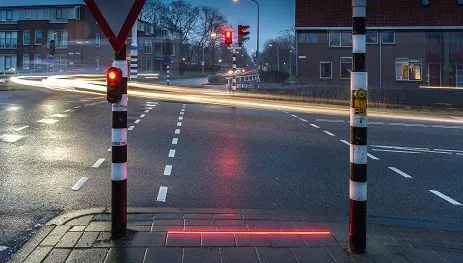 Stop accidentelor pe trecerile de pietoni! Proiectul genial al locuitorilor unui oraş european