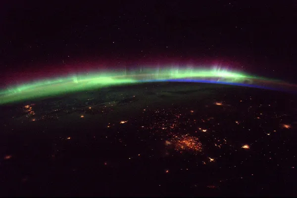 Cum se vede aurora boreală din spaţiu. Imaginea fabuloasă care a făcut înconjurul lumii