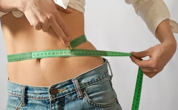 O femeie a slăbit 70 de kilograme după ce a eliminat patru alimente din dieta sa