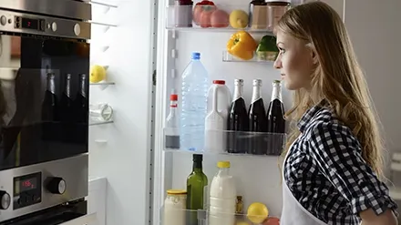 Cât timp trebuie să păstrăm alimentele în frigider şi congelator. Te poţi îmbolnăvi