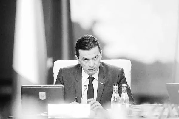 Sorin Grindeanu, postare nefericită pe Facebook: "Nu vă spun pentru cine este privirea aceasta"