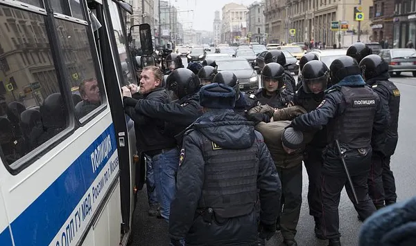 Noi proteste în Rusia. Zeci de manifestanți arestați la Moscova