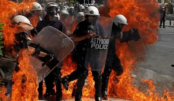 Noi măsuri de austeritate în Grecia. Se anunță proteste violente