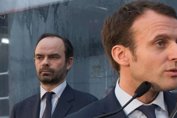 Guvernul Macron dinamitează scena politică franceză. Proteste de la dreapta la stânga