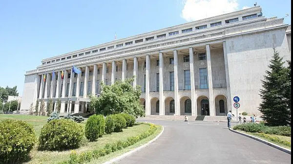 Vizită neaşteptată la Guvern. Surse: Un important lider PSD s-a întâlnit cu Grindeanu