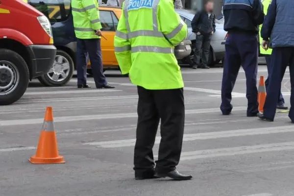 Accident pe trecerea de pietoni. A lovit doi bătrâni, apoi a fugit de la faţa locului