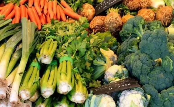 10 alimente cu aproape nicio calorie. Nu trebuie să-ţi lipsească de la masă!