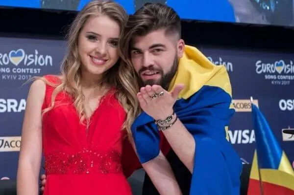 BACALAUREAT 2017. Emoţii mari pentru vedete! Ce staruri vor susţine anul acesta examenul maturităţii
