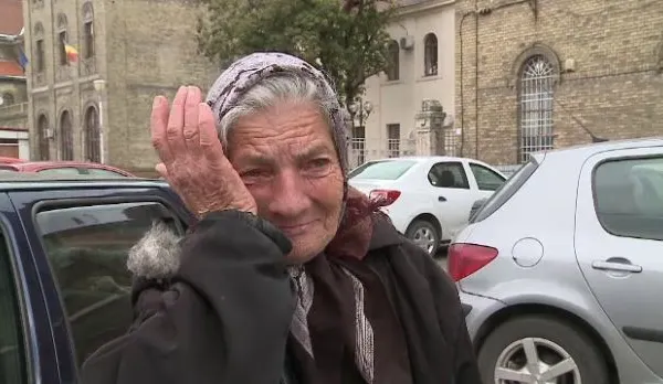 Are 91 de ani și a fost prinsă când a furat. Reacția polițiștilor te va face să plângi