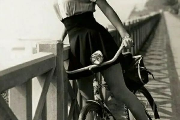 Povestea neştiută a curtezanei Miţa Biciclista, prostituata de lux de la începutul sec. 20