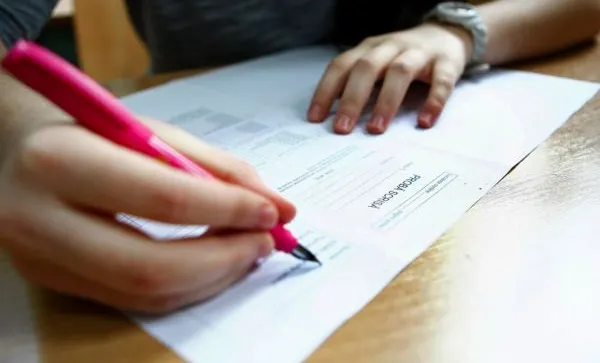 BACALAUREAT 2017. Absolvenţii de liceu susţin proba la alegere a profilului şi specializării