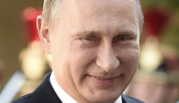 Vladimir Putin îl ironizează pe fostul şef al FBI: Noi suntem gata să-i acordăm azil politic