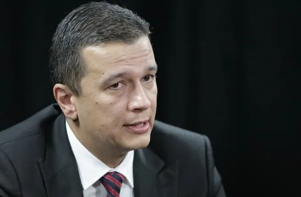 Bloomberg: prim-ministrul român este de părere că ”Macron poate impulsiona reforma UE”