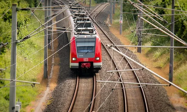 Alertă cu bombă într-un tren cu destinația Germania. Călătorii, evacuați