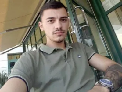 Un tânăr din Târgu Jiu şi-a tatuat Coloana Infinitului  pe mână, în Italia. Cum arată tatuajul