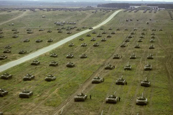 Ultima oră! Rusia a adus 3 divizii motorizate, gata de ofensivă, la granița ucraineană. Ce urmează?