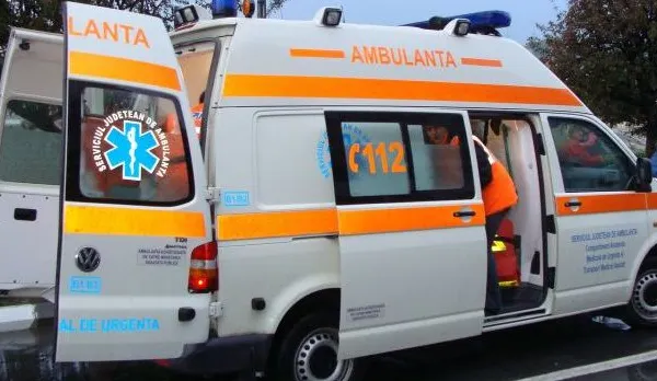 Accident groaznic în Buzău. O şoferiţă a intrat cu maşina în doi pietoni