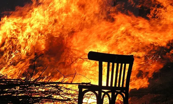 INCENDIU DEVASTATOR într-un centru comercial din Rusia: 14 victime. Mii de persoane, evacuate
