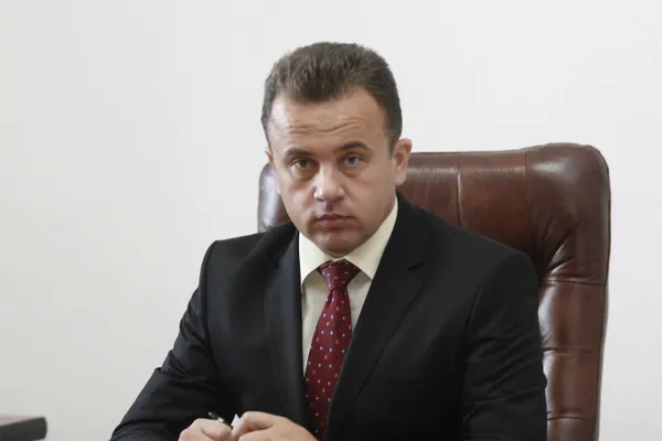 Liviu Pop contrazice Guvernul: Nu vor fi îngheţate angajările în Educaţie şi Sănătate