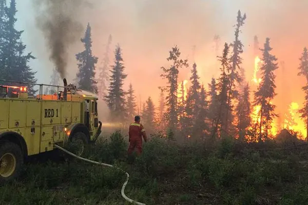 Stare de urgenţă în Canada: mii de locuitori, evacuaţi. Incendiile de pădure fac ravagii