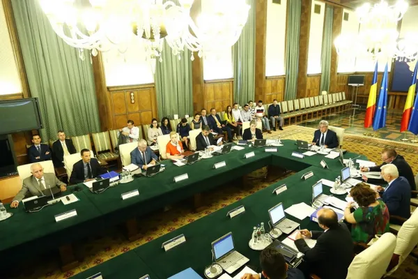 Premierul Tudose cere explicaţii în scandalul alimentelor: "Chiar suntem cetăţeni de mâna a doua?"