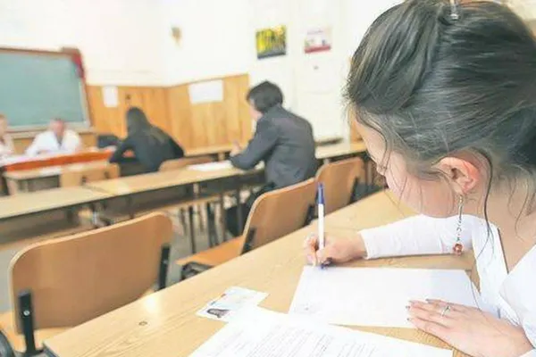 Luni începe sesiunea de toamnă a Bacalaureatului 2017. Calendarul examenelor şi modele de subiecte