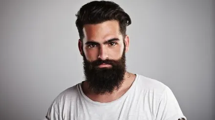 Barba nu este doar un moft estetic. Avantajele pe care le are pentru sănătate