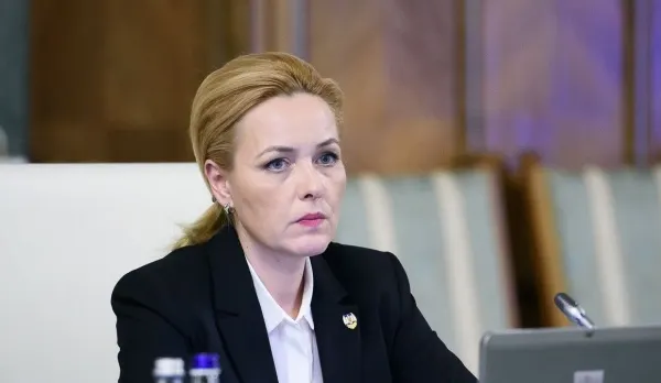 Scandalul pensiilor: Consilierii lui Carmen Dan renunță la salarii! Ce spune ministrul