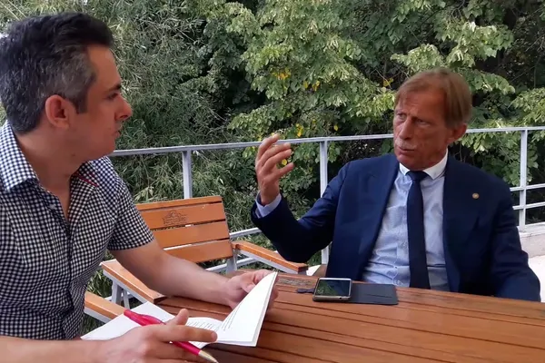 Selecţionerul Christoph Daum a rupt tăcerea pentru realitatea.net: "Pot să vină Mourinho şi Guardiola împreună, degeaba"