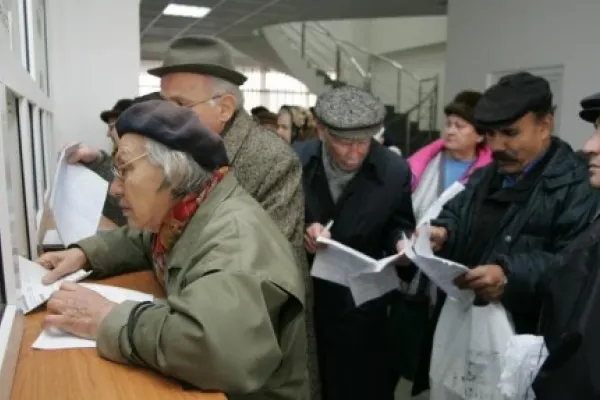 Timp de 5 ani o femeie încearcă să se pensioneze însă Casa de Pensii refuză