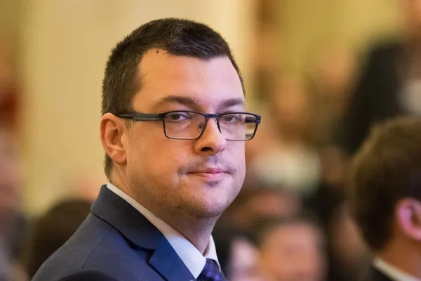 Parlamentarii Opoziţiei din Comisia de Apărare critică Guvernul, în scandalul pensiilor speciale