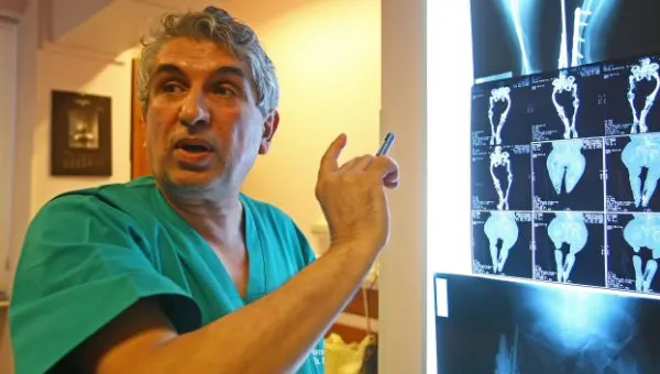 Medicul ortoped Gheorghe Burnei scapă de acuzații: Dosarul a fost clasat - Mama unei fete supuse „experimentelor”, mesaj dur